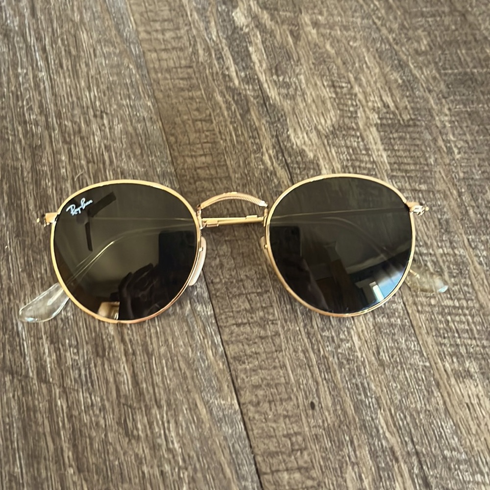 Round Ray Bans!